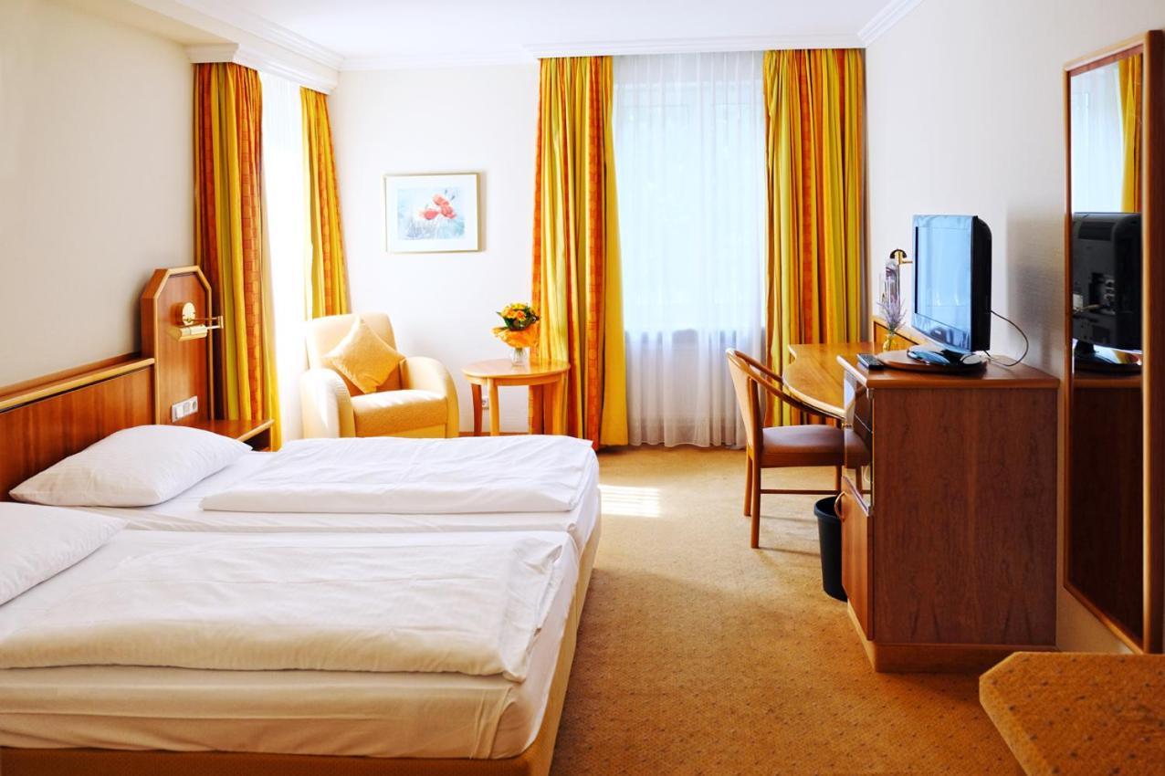Hotel Haus Am Park Bad Homburg vor der Hohe Bagian luar foto