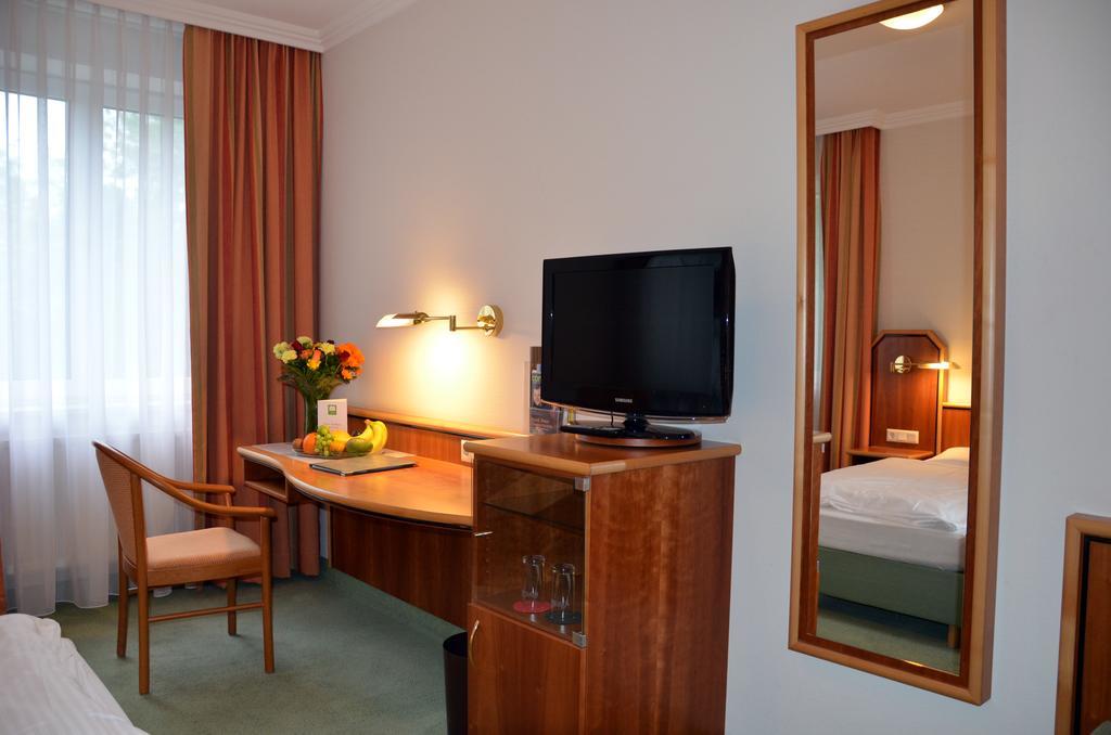 Hotel Haus Am Park Bad Homburg vor der Hohe Bagian luar foto