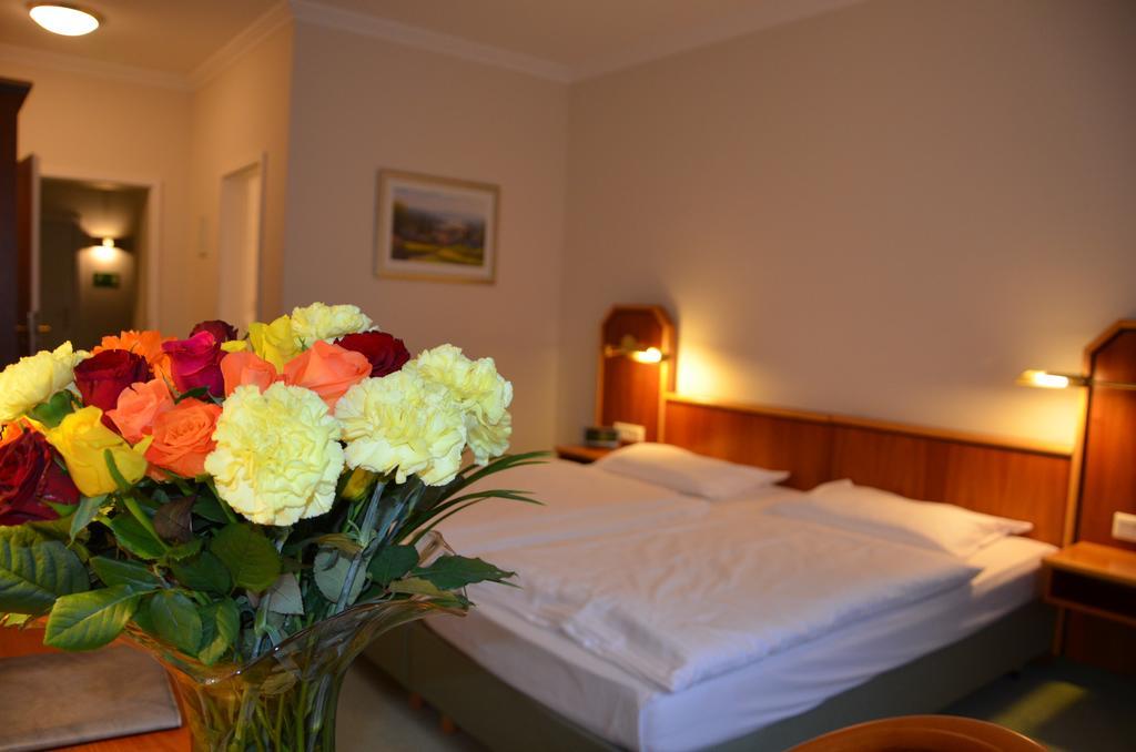 Hotel Haus Am Park Bad Homburg vor der Hohe Bagian luar foto