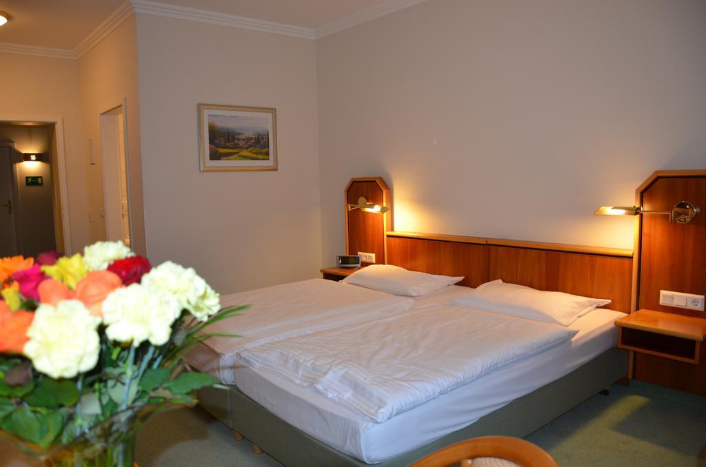 Hotel Haus Am Park Bad Homburg vor der Hohe Bagian luar foto