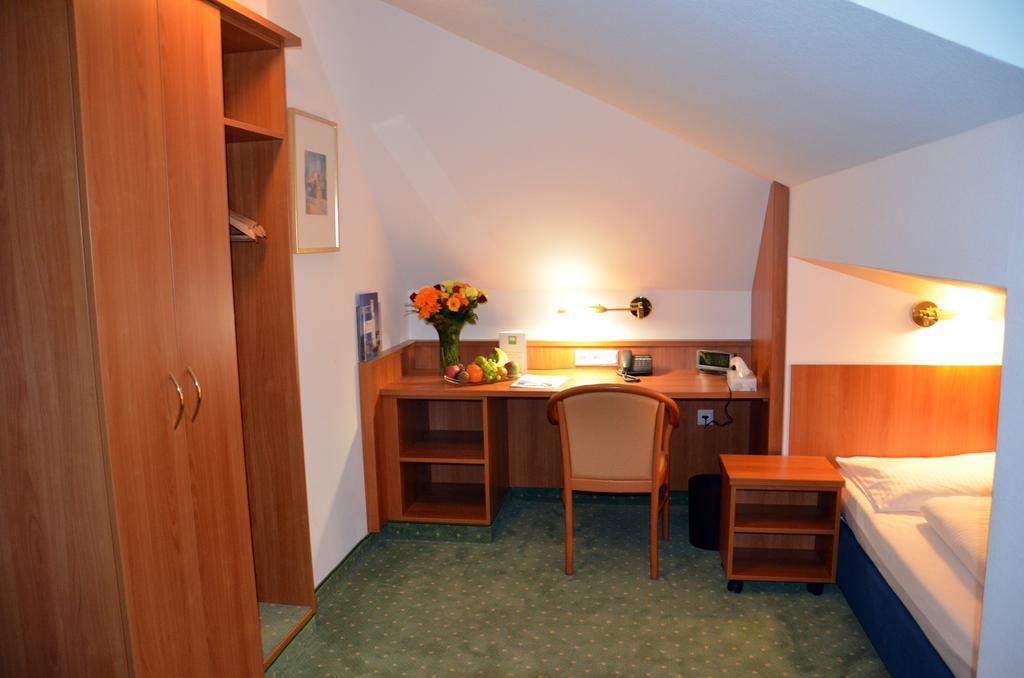 Hotel Haus Am Park Bad Homburg vor der Hohe Bagian luar foto