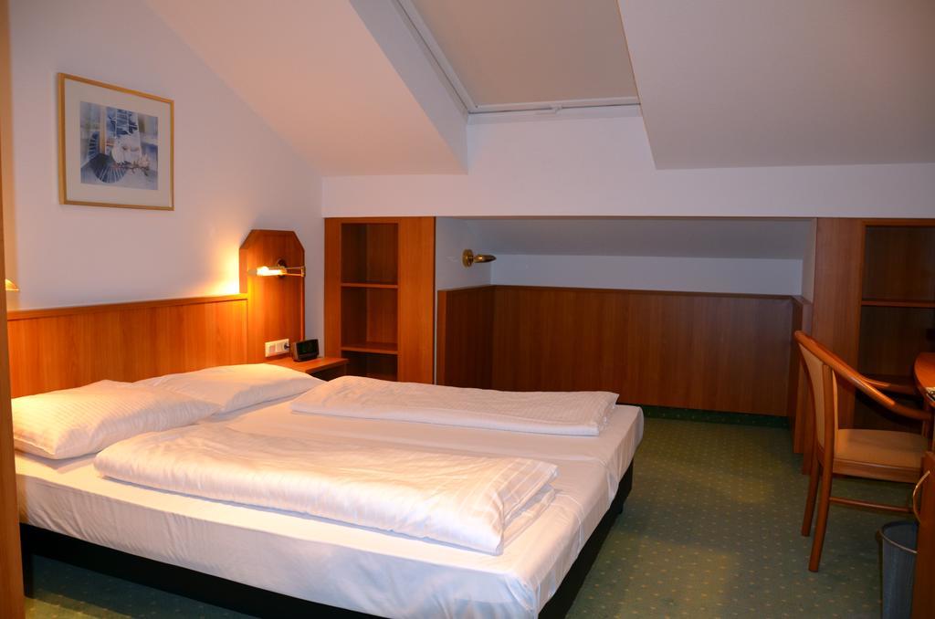 Hotel Haus Am Park Bad Homburg vor der Hohe Bagian luar foto